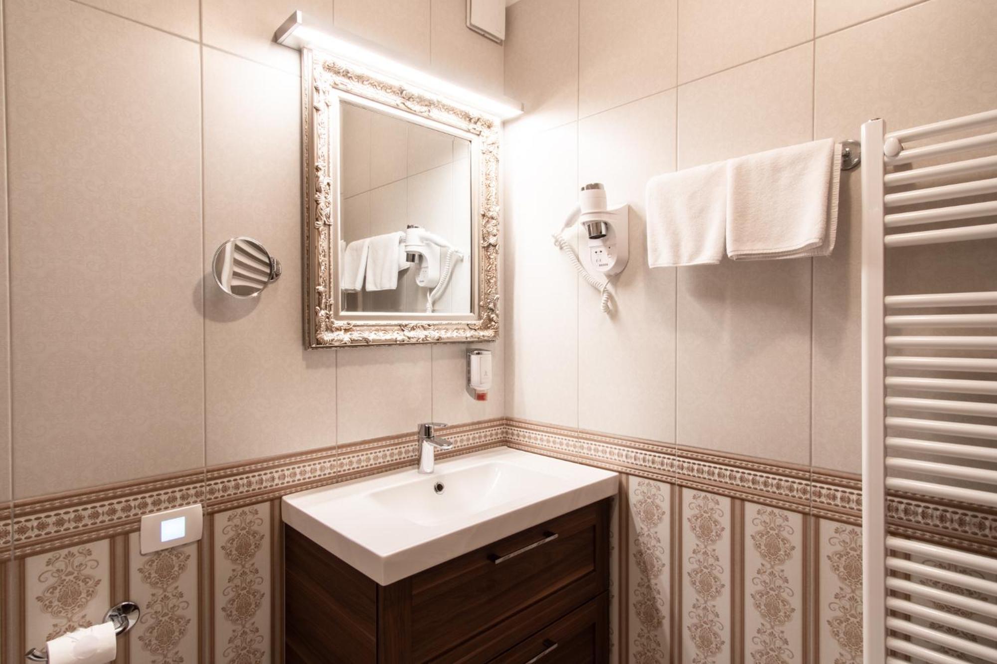 Boutique Hotel Grahor Sežana Quarto foto
