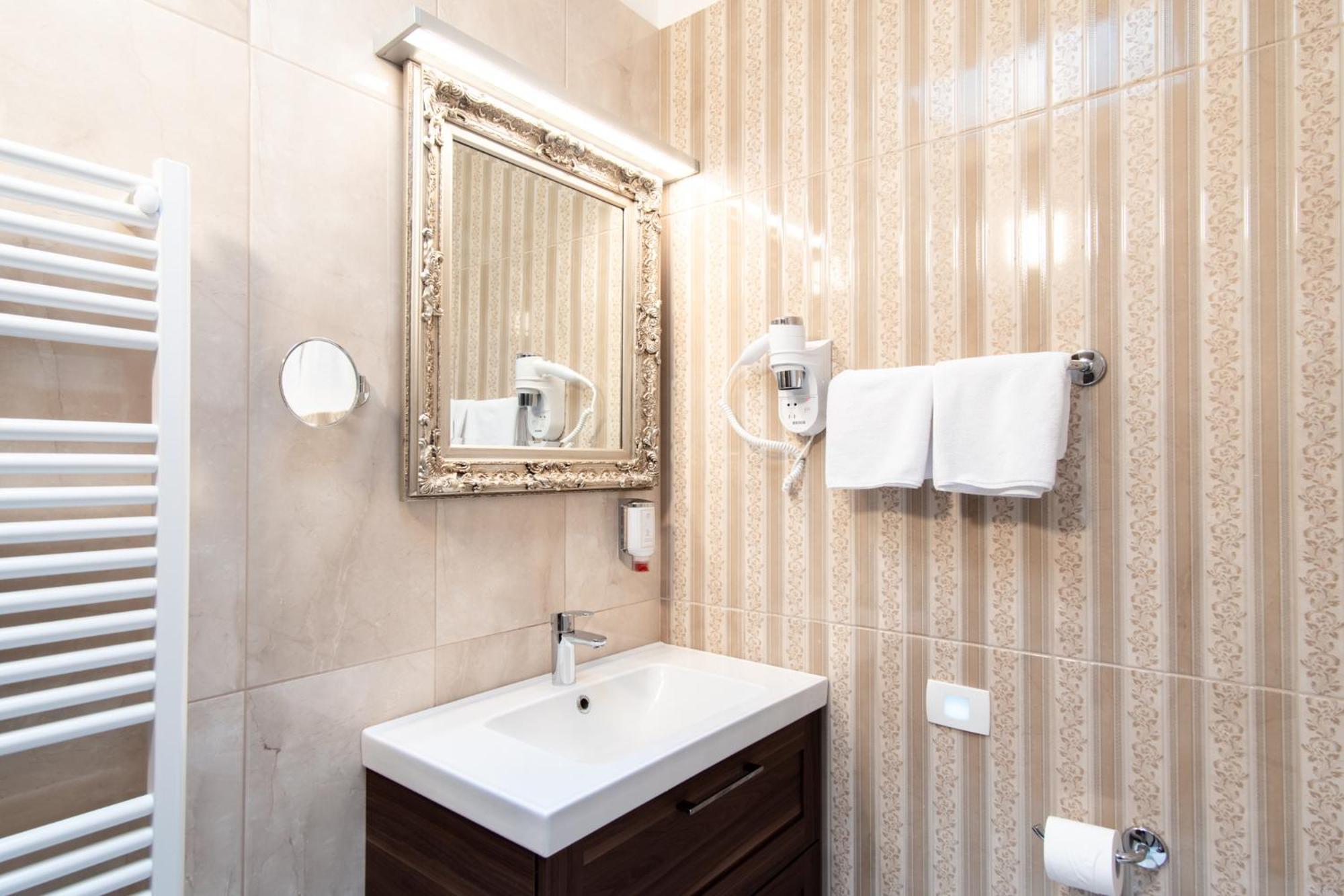 Boutique Hotel Grahor Sežana Quarto foto